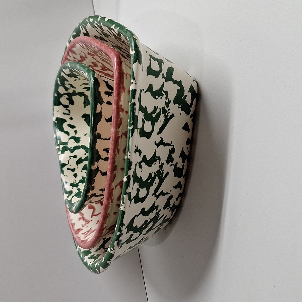 #AEB Country Kitchen servings heart dishes green and pink - Picture 7 of 9